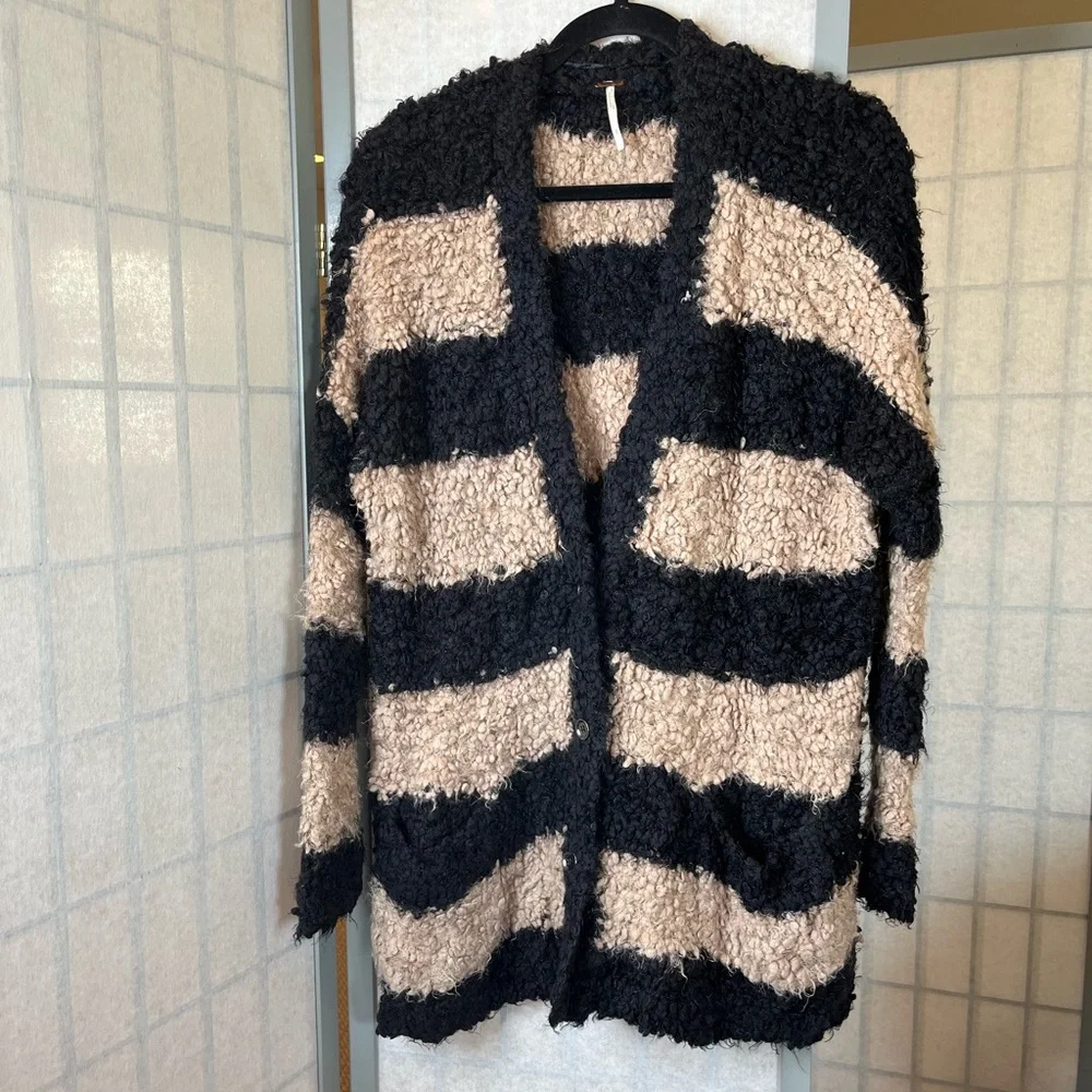 Free People oversized Black and Tan cardigan sweater; super soft & comfy